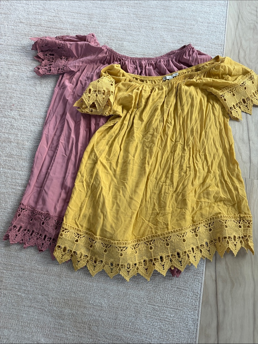iris Off-Shoulder Crochet-Hem Tunic - Mustard Yellow & Dusty Rose dress set